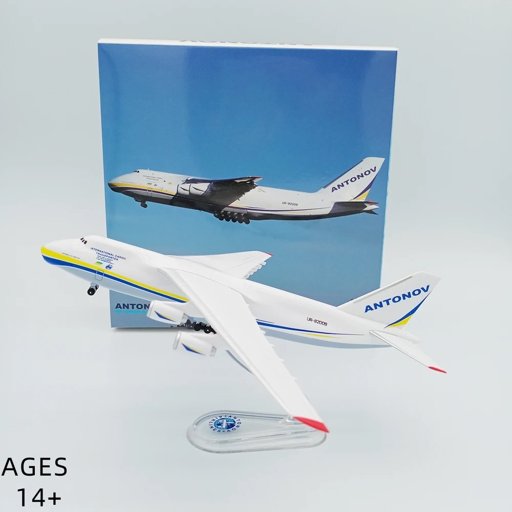 Model Airplane Plastic - 1: skala 400 Antonov An-124 pesawat