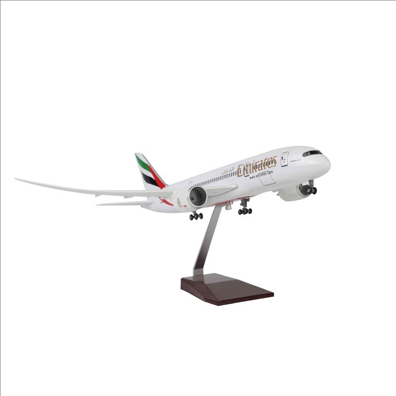Model Airplane Plastic - Model Pesawat Emirates 787 Simulasi Lampu